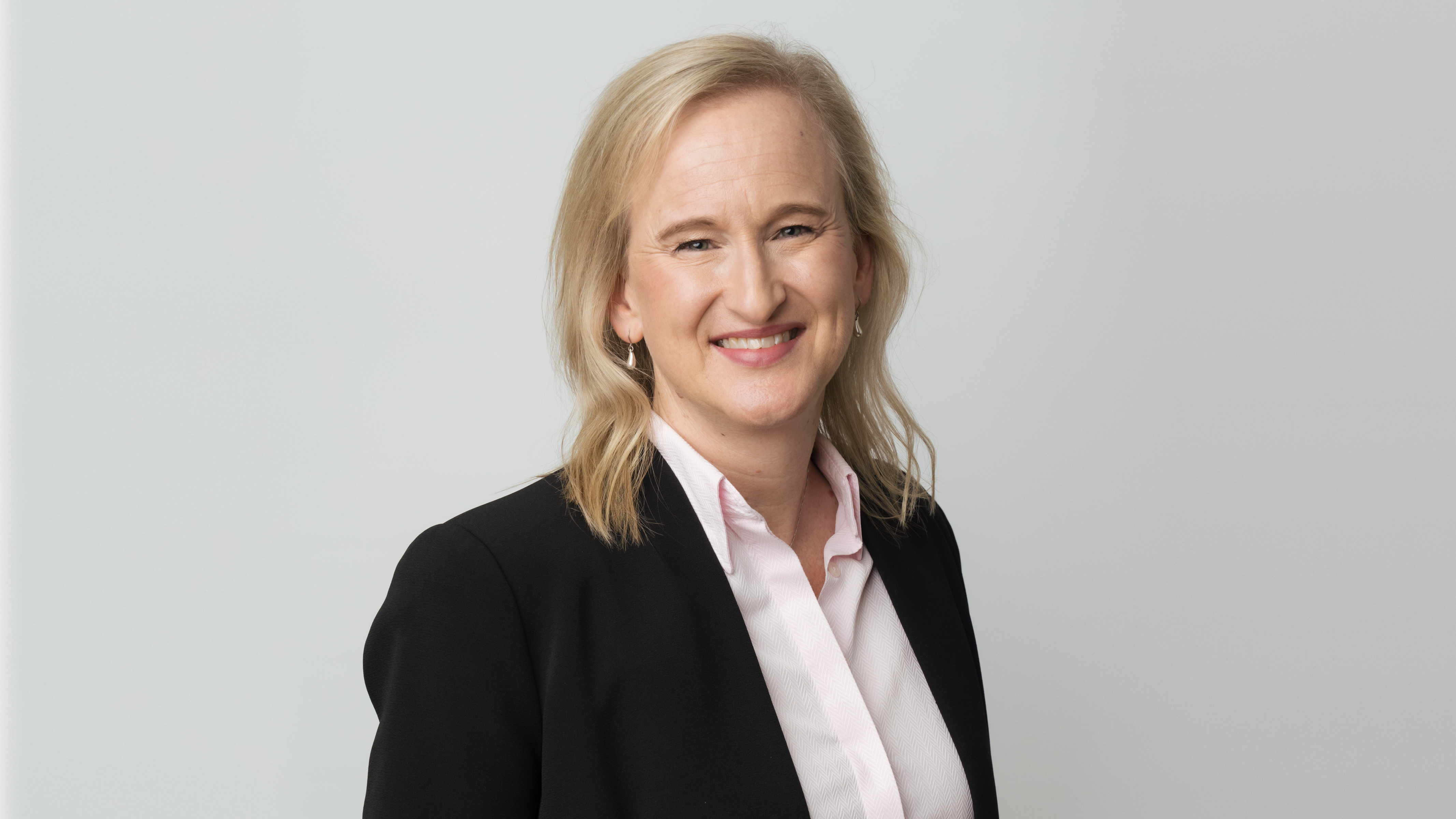 Dr Lisa O'Brien