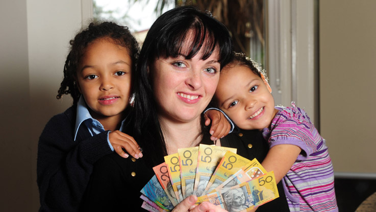 Michelle Hooper with her daughters