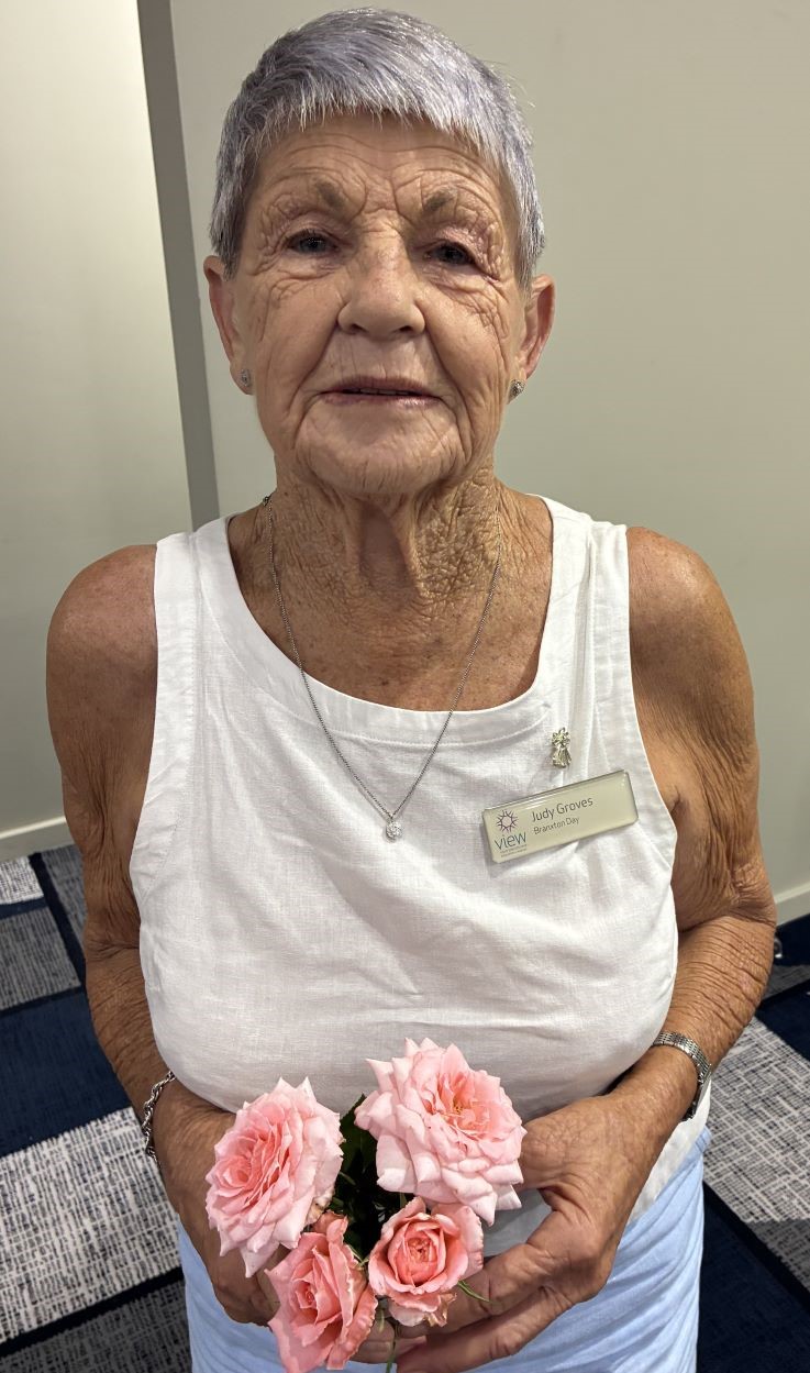 judith-with-50th-roses