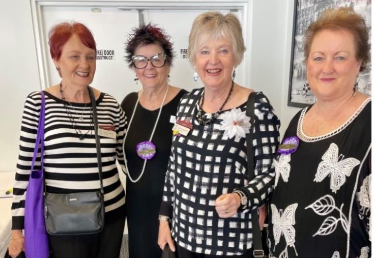 august-2025-black-and-white-theme